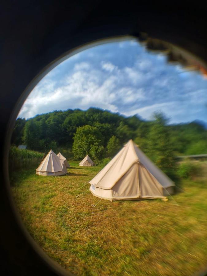 Luna Rock Glamping Brezoi - Blue Scai Hotel Exterior foto