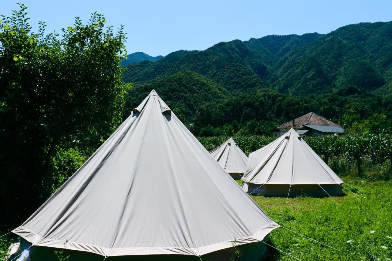 Luna Rock Glamping Brezoi - Blue Scai Hotel Exterior foto